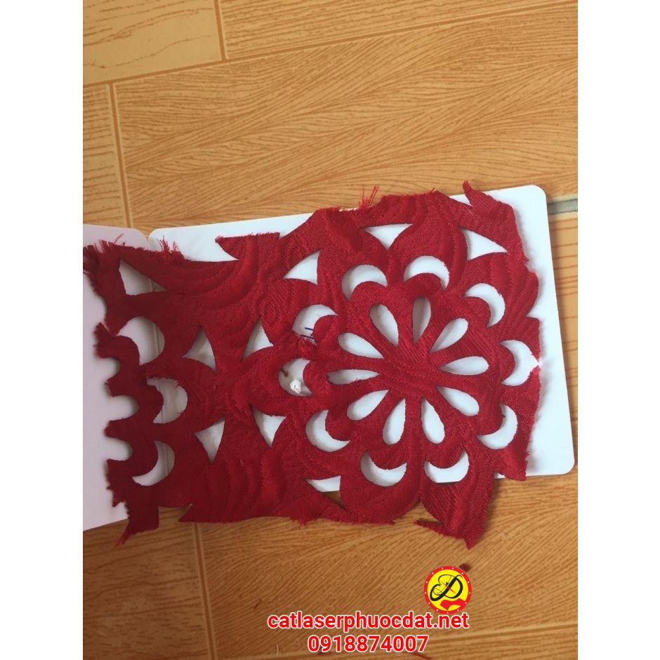 Cắt laze trên vải