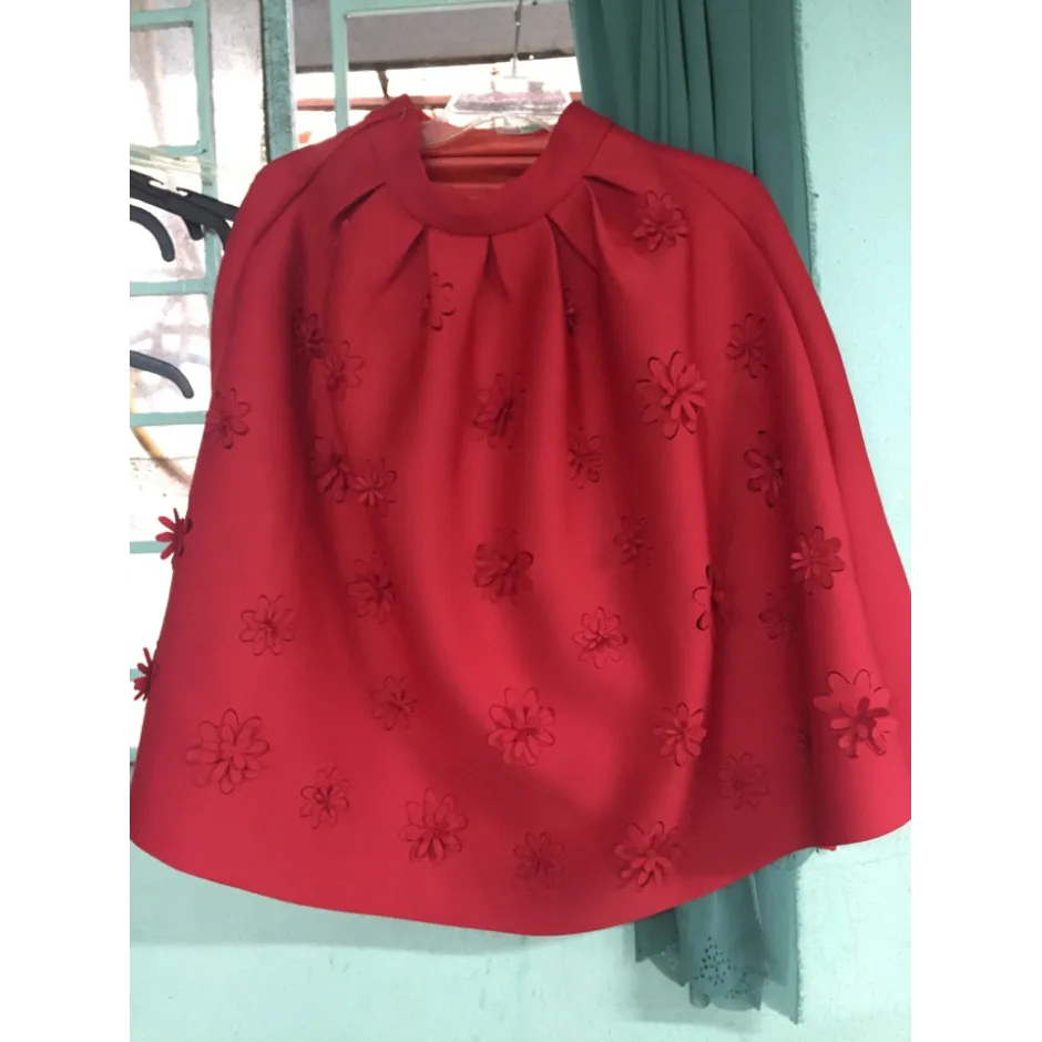 Cắt laze trên váy